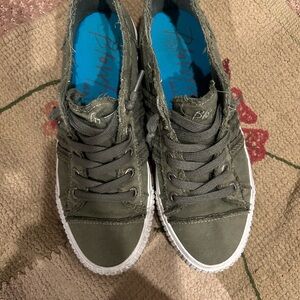 Blowfish Women's Green Canvas Sneakers